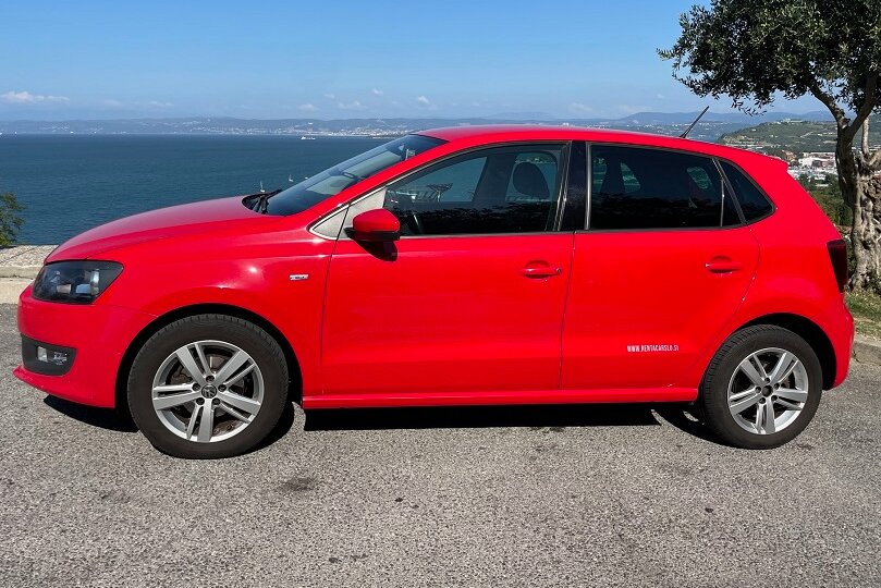 Noleggia Volkswagen Polo 2 in Italia a partire da € al giorno Volkswagen Polo Profile